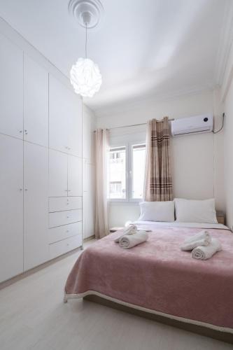 Beautiful apartment under Acropolis