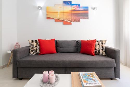 Beautiful apartment under Acropolis
