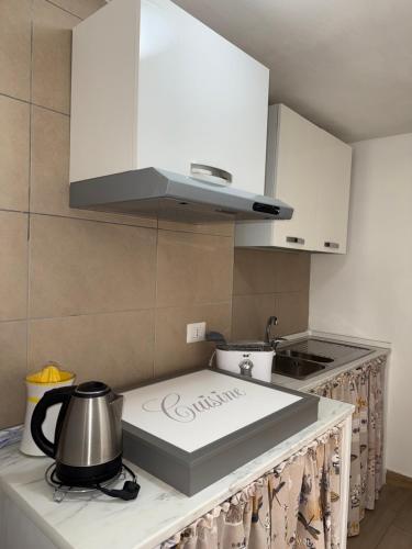 Nhà bếp/bếp nhỏ tại Roan home Pompei