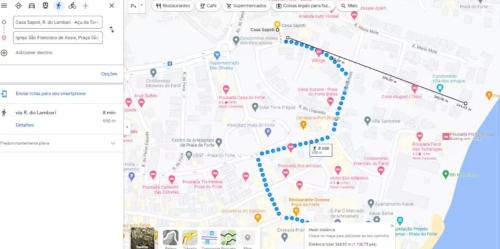 een screenshot van een Google Maps-pagina met een route bij Casa Sapoti - 5 minutos a pé da praia in Praia do Forte