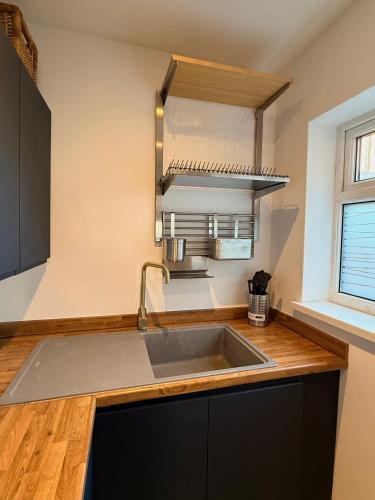 Cityscape-Cosy House By Anfield photo 24