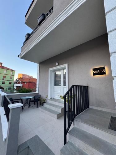 Villa 55 tesisinde bir balkon veya teras