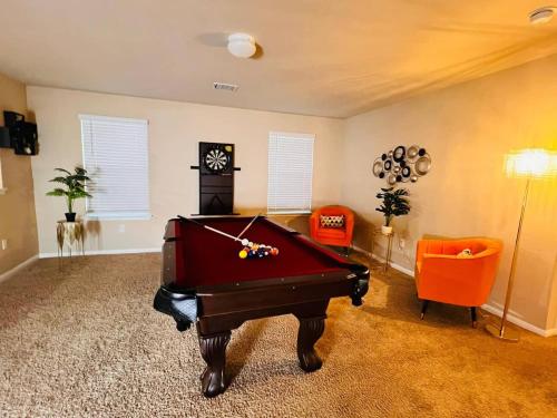 Gallery image of Spacious Kyle Home Games King Bed Yard in Kyle