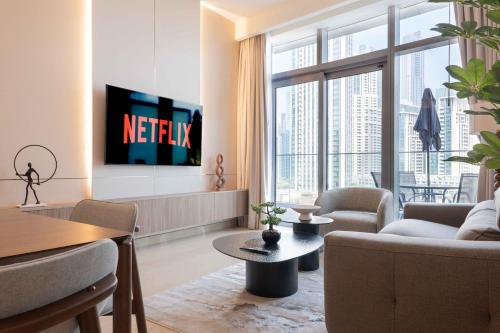 Aarna Signature Stays --Iconic Burj Khalifa View - Elegant 1 BR Apartment