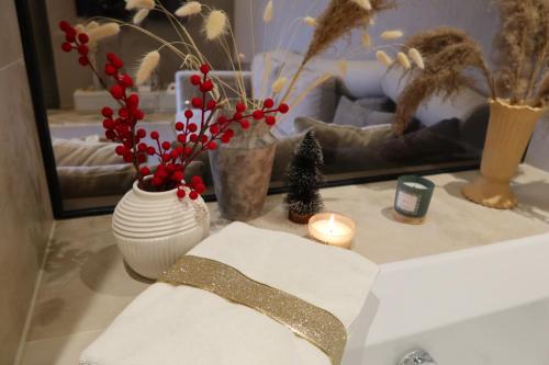 Fotografie z fotogalerie ubytování Heritage Stone and Style Villa with Private Parking and Jacuzzi v destinaci Vlorë