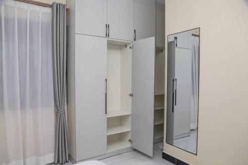 Billede fra billedgalleriet på Sunset Statehouse View Residence 2 i Entebbe