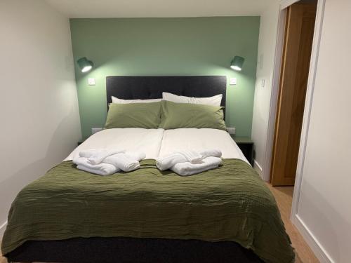 Postel nebo postele na pokoji v ubytování Bonnie Brae Croft Bothies