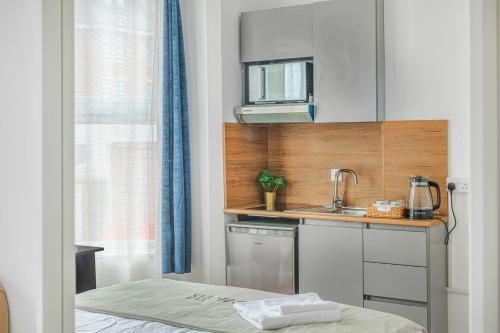 Køkken eller tekøkken på Modern Studios near Trent Bridge & City Ground