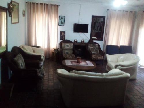 Et tv og/eller underholdning på Legend Safari Lodge