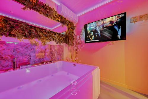 Bali Love Room Jacuzzi Balnéo Home cinéma