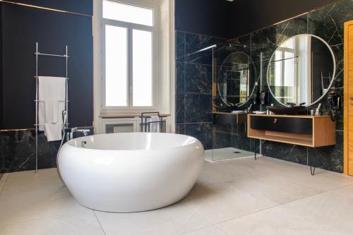 Et badeværelse på Hôtel Séquoias