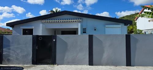 Het gebouw waarin het vakantiehuis zich bevindt