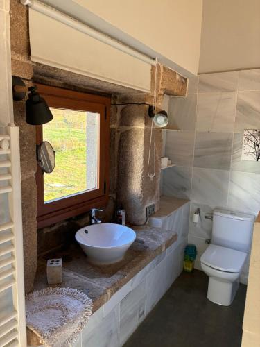 Et badeværelse på Casa Rural Elvira Ribeira Sacra