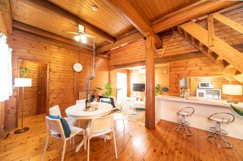 Billede fra billedgalleriet på Awaji Seaside Log House i Awaji