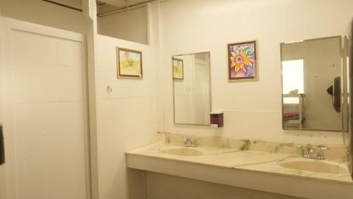 Et badeværelse på Cedar Springs Retreats