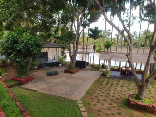 En have udenfor MR Tourist Hotel