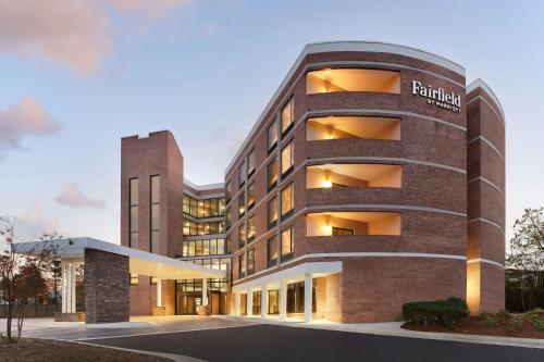 an external view of a building at Fairfield by Marriott Inn & Suites Durham in Durham