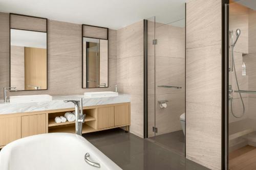 Et badeværelse på Le Méridien Shanghai Sheshan