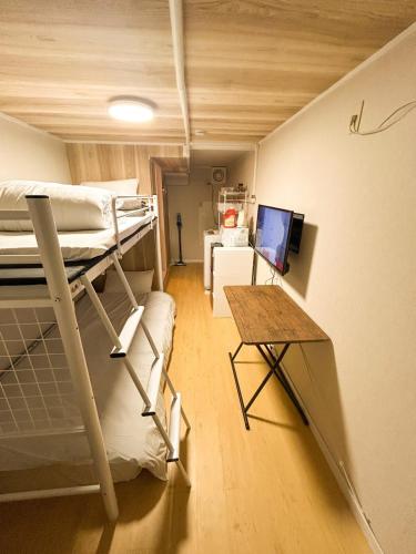 103 Shin Okubo area & Quiet stay in central of Tokyo