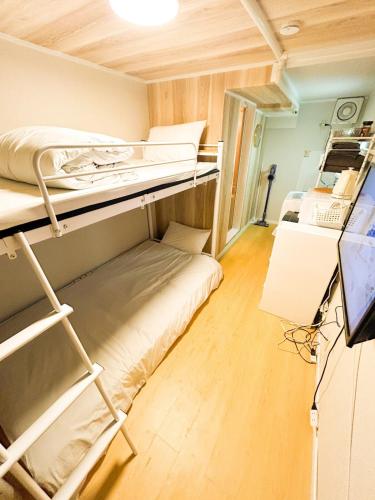 103 Shin Okubo area & Quiet stay in central of Tokyo