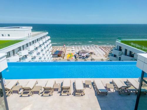 Swimmingpoolen hos eller tæt på Althea Alezzi Infinity Resort