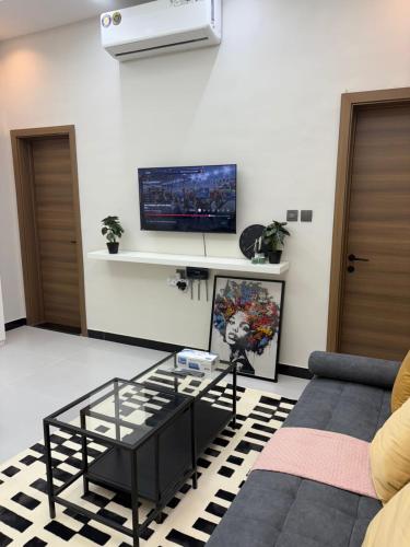 Modern Furnished Studio