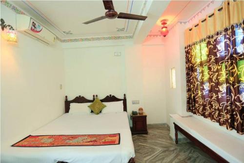Gallery image of Hotel Janak Niwas in Udaipur