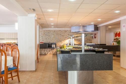 Dapur atau dapur kecil di Hotel Bella Mar