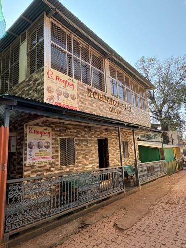 Tòa nhà nơi căn hộ tọa lạc