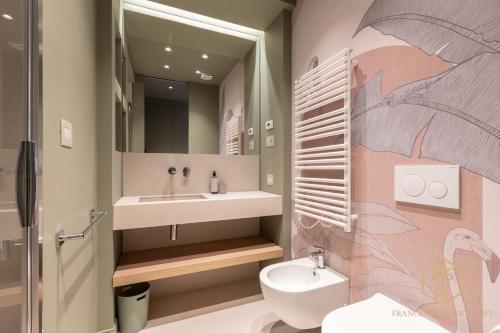Franceschi Apt - 50mt to Metro, Roman Gem with Luxury Design, A-C, Panoramic view