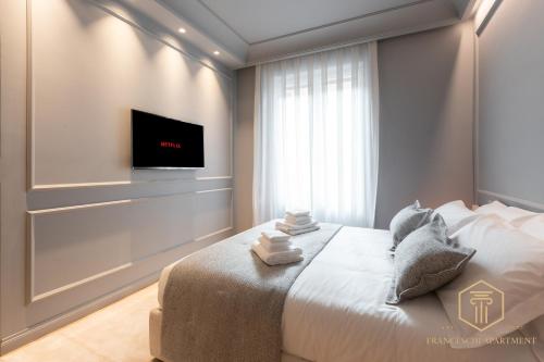 Franceschi Apt - 50mt to Metro, Roman Gem with Luxury Design, A-C, Panoramic view