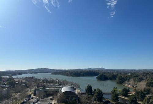 Photo de la galerie de l'établissement Lake Views Belconnen apartment with 2 bedrooms and sofa bed, à Belconnen