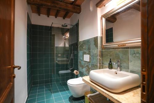 Et badeværelse på Sacro e Profano Albania