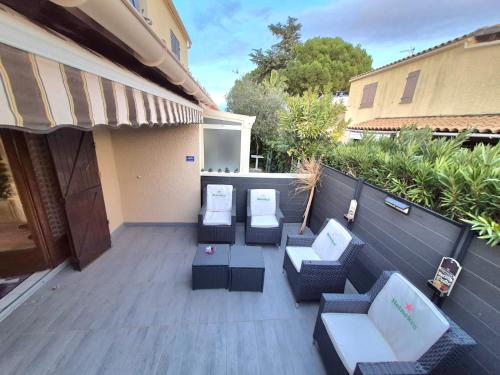 Bergerie Holidays - 4pers - Piscine - Wifi - Proche village Naturiste - Histoire de clés
