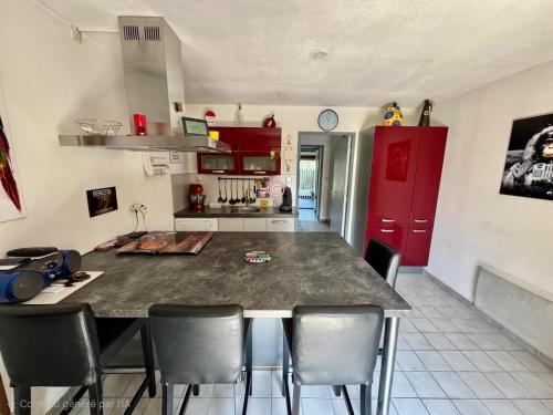 Bergerie Holidays - 4pers - Piscine - Wifi - Proche village Naturiste - Histoire de clés