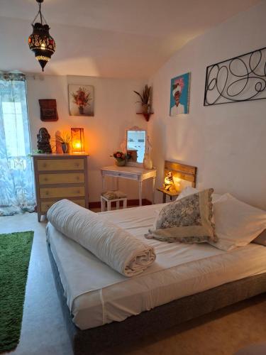 En eller flere senge i et værelse på Terra-Crystal