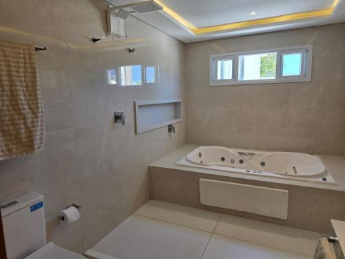 Phòng tắm tại Quarto Àvila