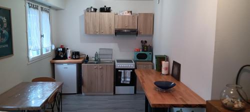 Køkken eller tekøkken på Appartement T2 tout équipé à 100m de la mer