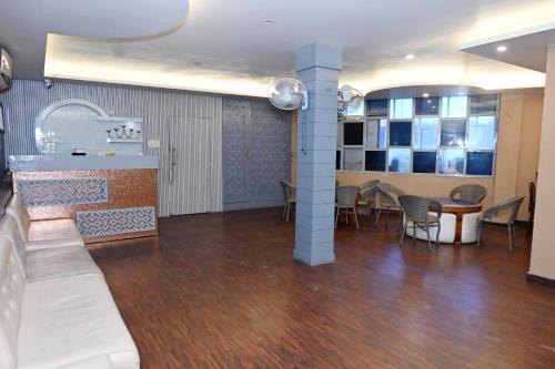 Et opholdsområde på Hotel Sara Residency