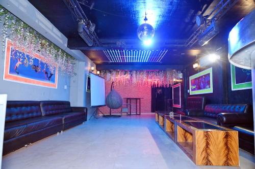 Et opholdsområde på Hotel Sara Residency