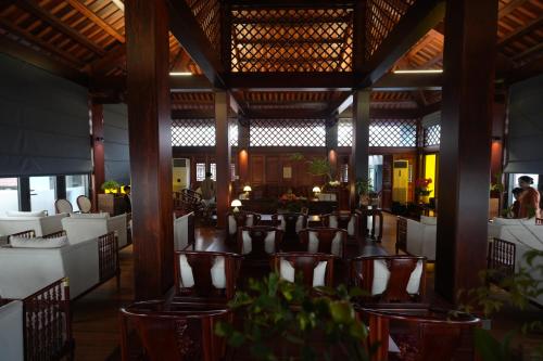 En restaurant eller et andet spisested på Thong Dong Quán Boutique Hotel Hue