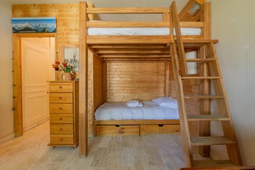 The Brevent Nest Ski-in/out + Balcony & Parking - Happy Rentals