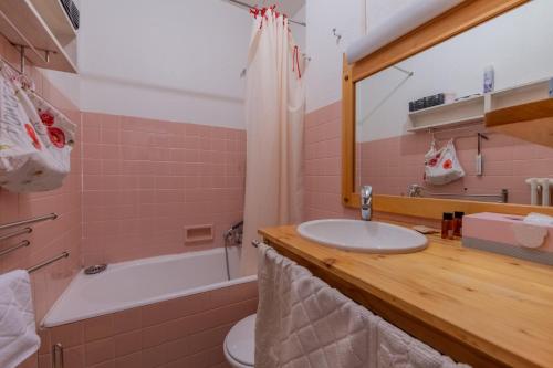 The Brevent Nest Ski-in/out + Balcony & Parking - Happy Rentals