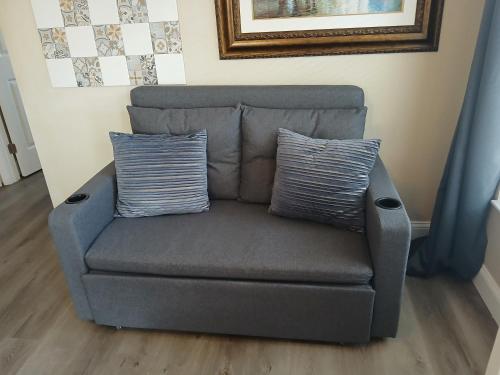 Posezení v ubytování The Orchard Suite of Sebring