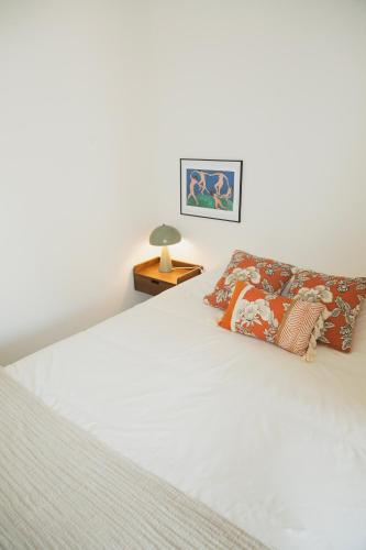 Apartment 1 min walk from Metro and Trendiest Neighborhood Bonfim