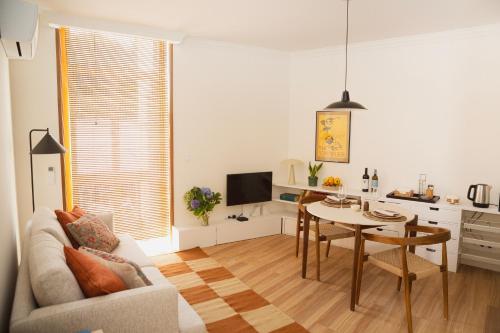 Apartment 1 min walk from Metro and Trendiest Neighborhood Bonfim