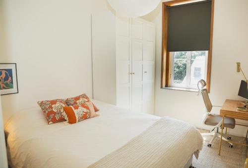 Apartment 1 min walk from Metro and Trendiest Neighborhood Bonfim