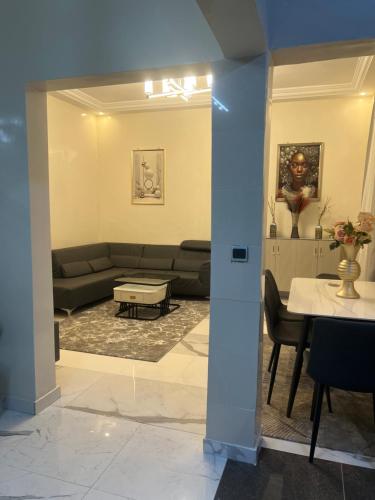 Khu vực ghế ngồi tại Residence Ndeye Ngouye