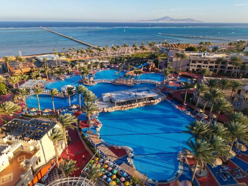 Swimmingpoolen hos eller tæt på Sea Beach Edge By Rotana