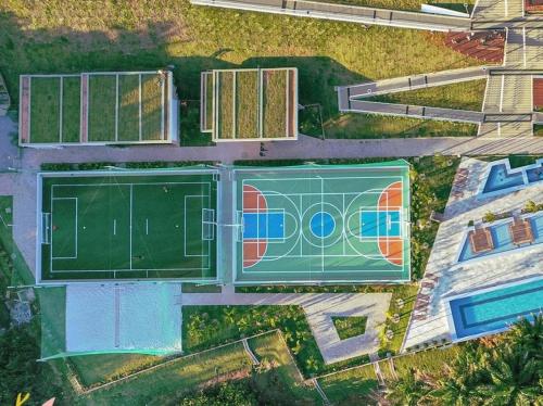 Attività di tennis o squash presso l'appartamento o nelle vicinanze